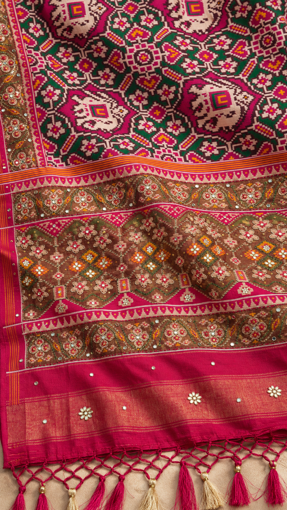 F47 Maroon Geometric Embroidered Saree